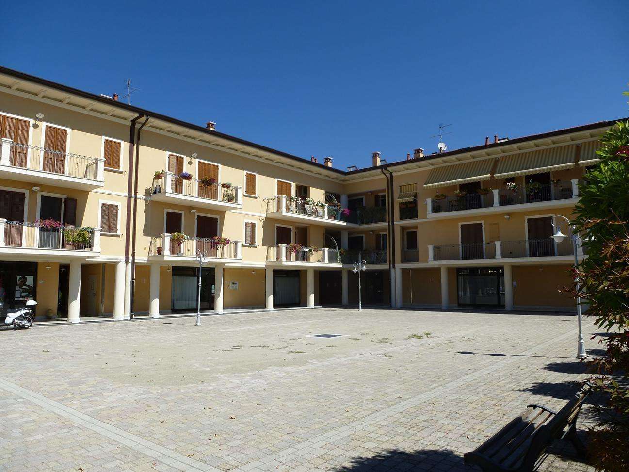 Locale commerciale Via della Traversa,  20, Montignoso