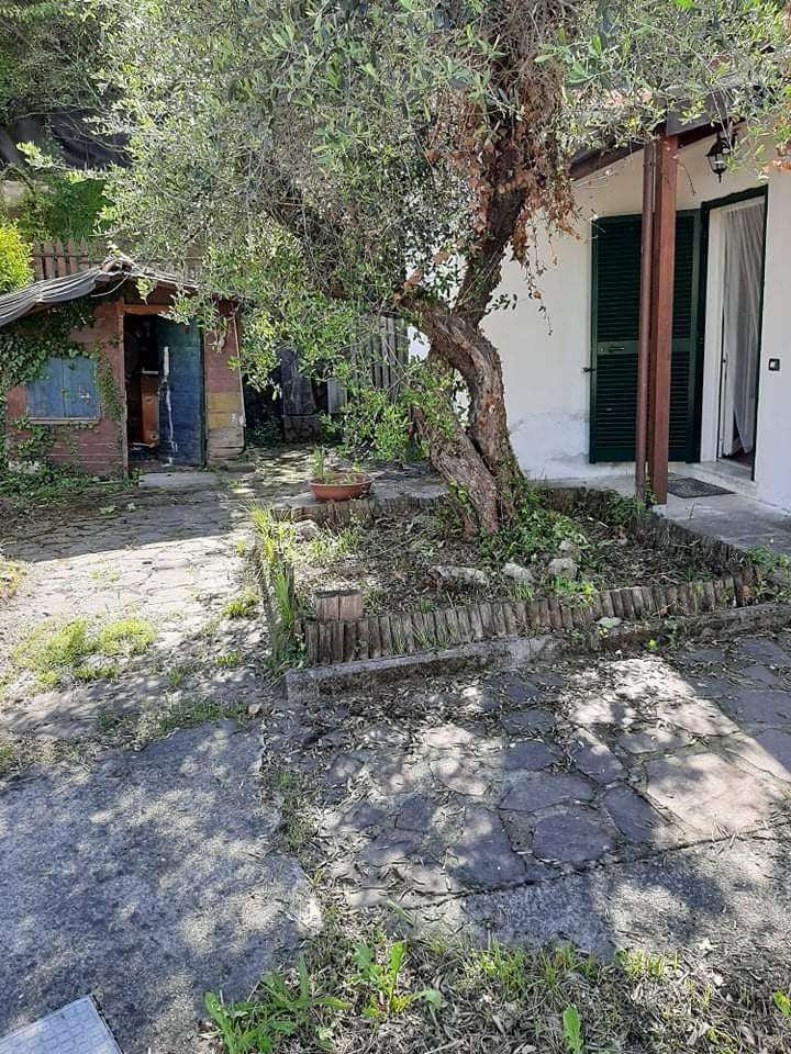Appartamento in Vendita a Vezzano Ligure Via Bottagna,