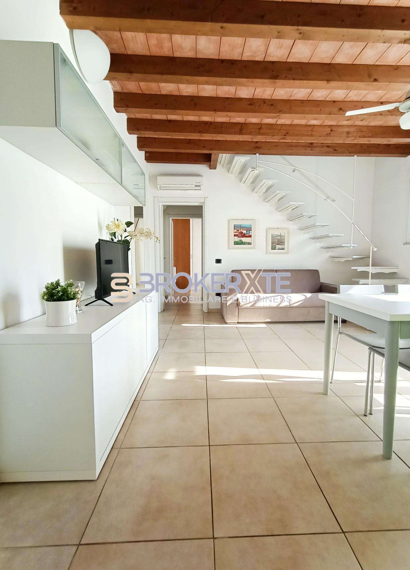 Casa Bi - Trifamiliare Via G. Verdi,, Massa