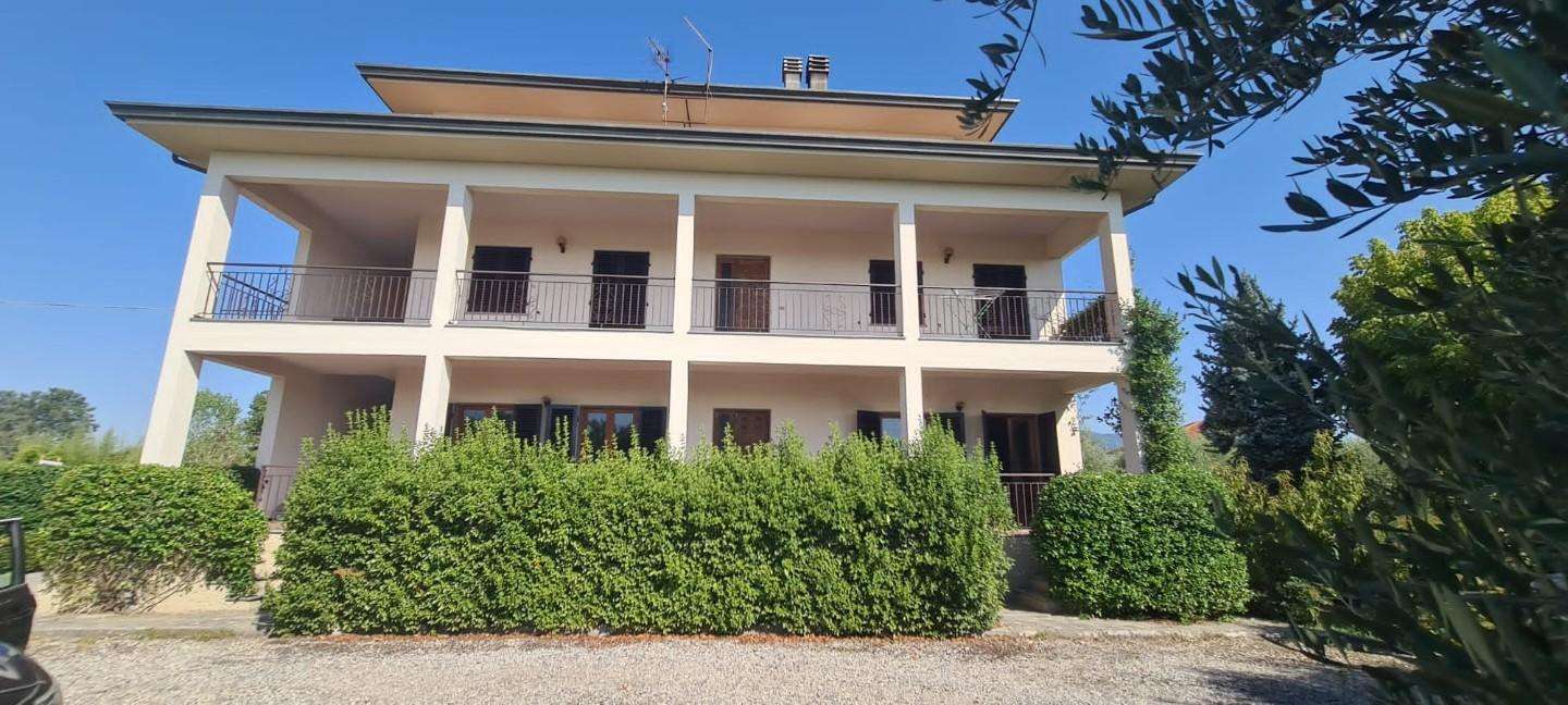 Villa in Vendita a Capannori Camigliano,
