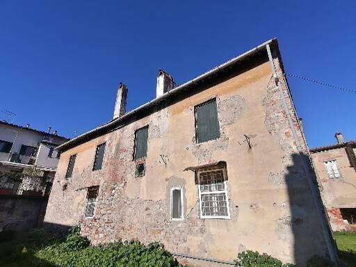 Terreno edificabile in Vendita a Lucca Via Borgo Giannotti,