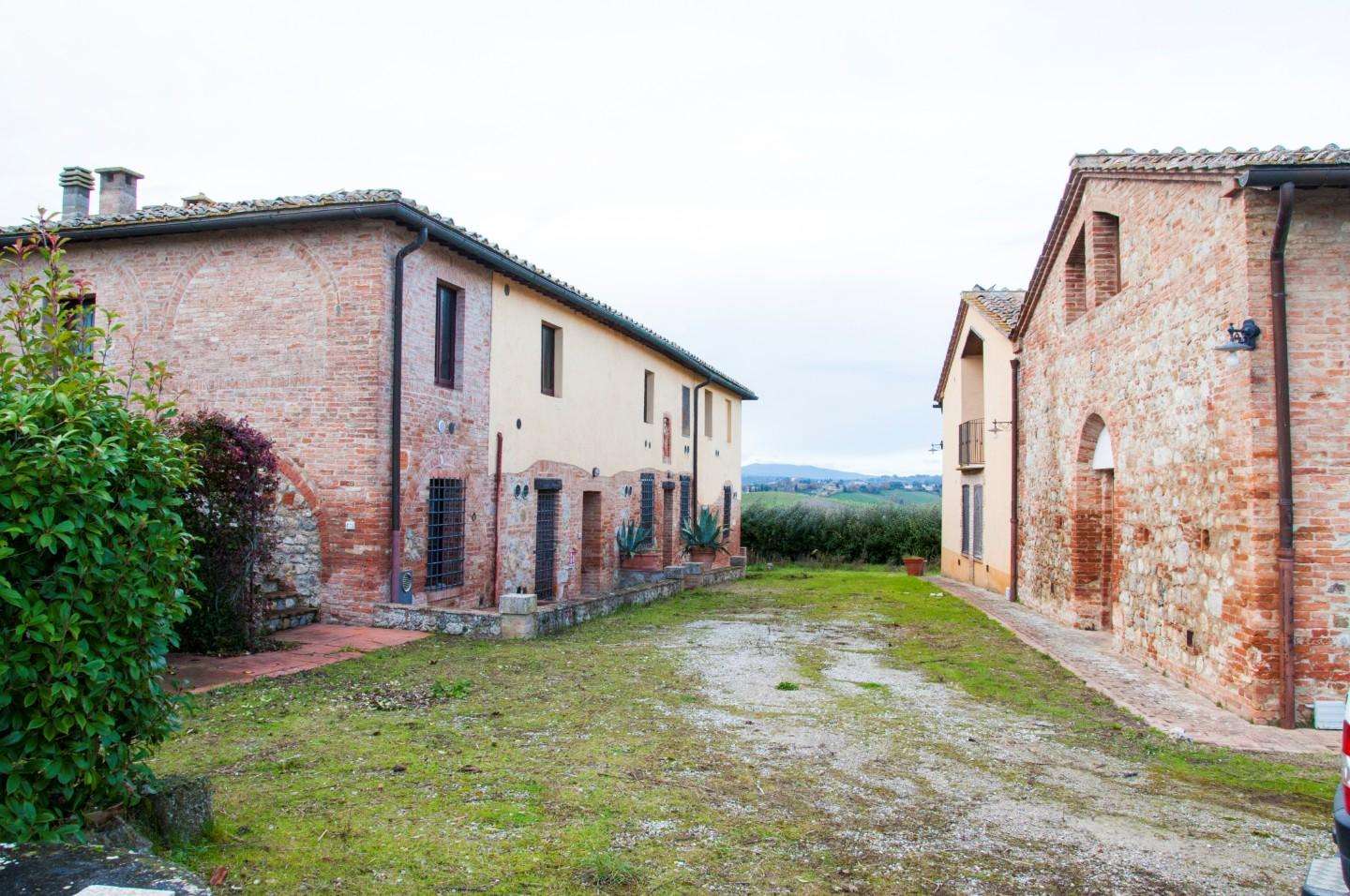 Casale in Vendita a Monteroni d'Arbia Monteroni d 'Arbia, X+C8