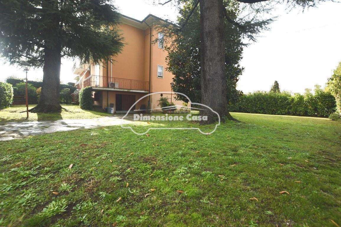 casa indipendente in vendita a Lucca in zona zona Arancio