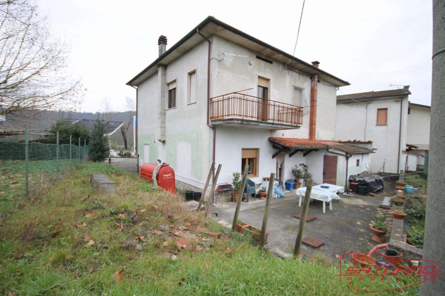 Villa in Vendita a Capannori Via Carrara, 55010