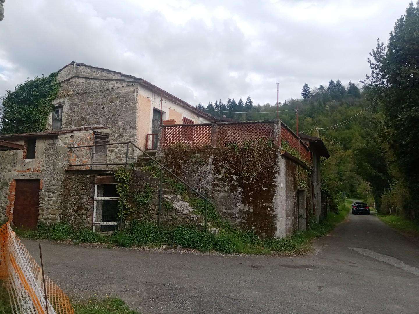 Casa Bi - Trifamiliare Monti, Licciana Nardi