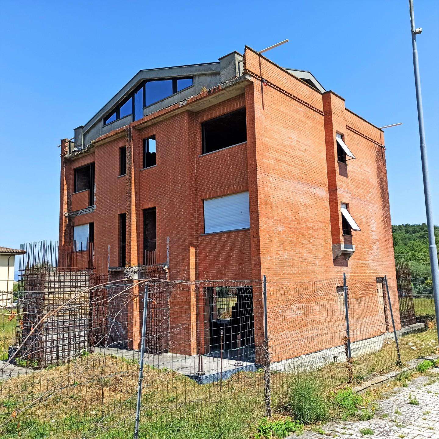 Palazzo - Stabile in Vendita a Capannori Via di Tiglio, 440