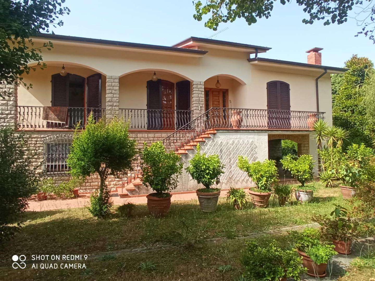 Villa in Vendita a Capannori Sottomonte