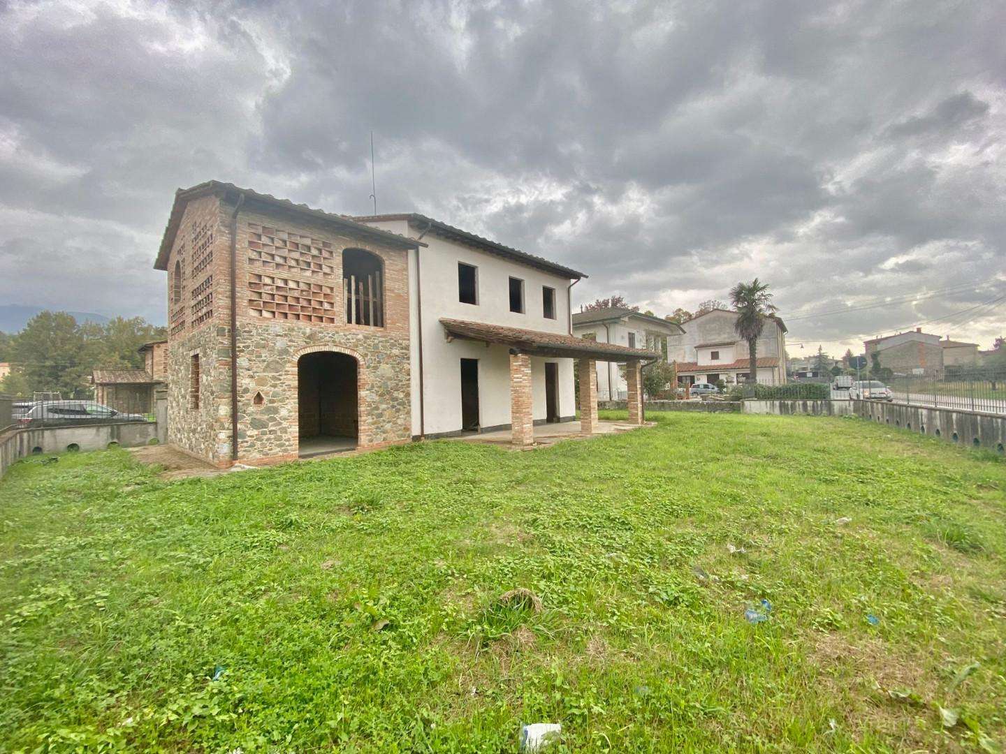 Villa in Vendita a Capannori delle Ville