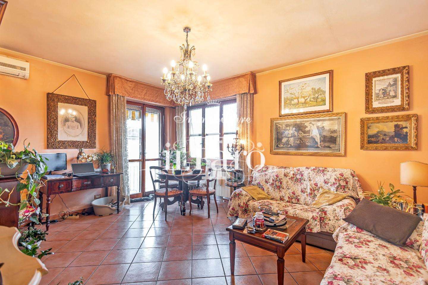 Appartamento in Vendita a Camaiore Via Gabriele D 'Annunzio, 39