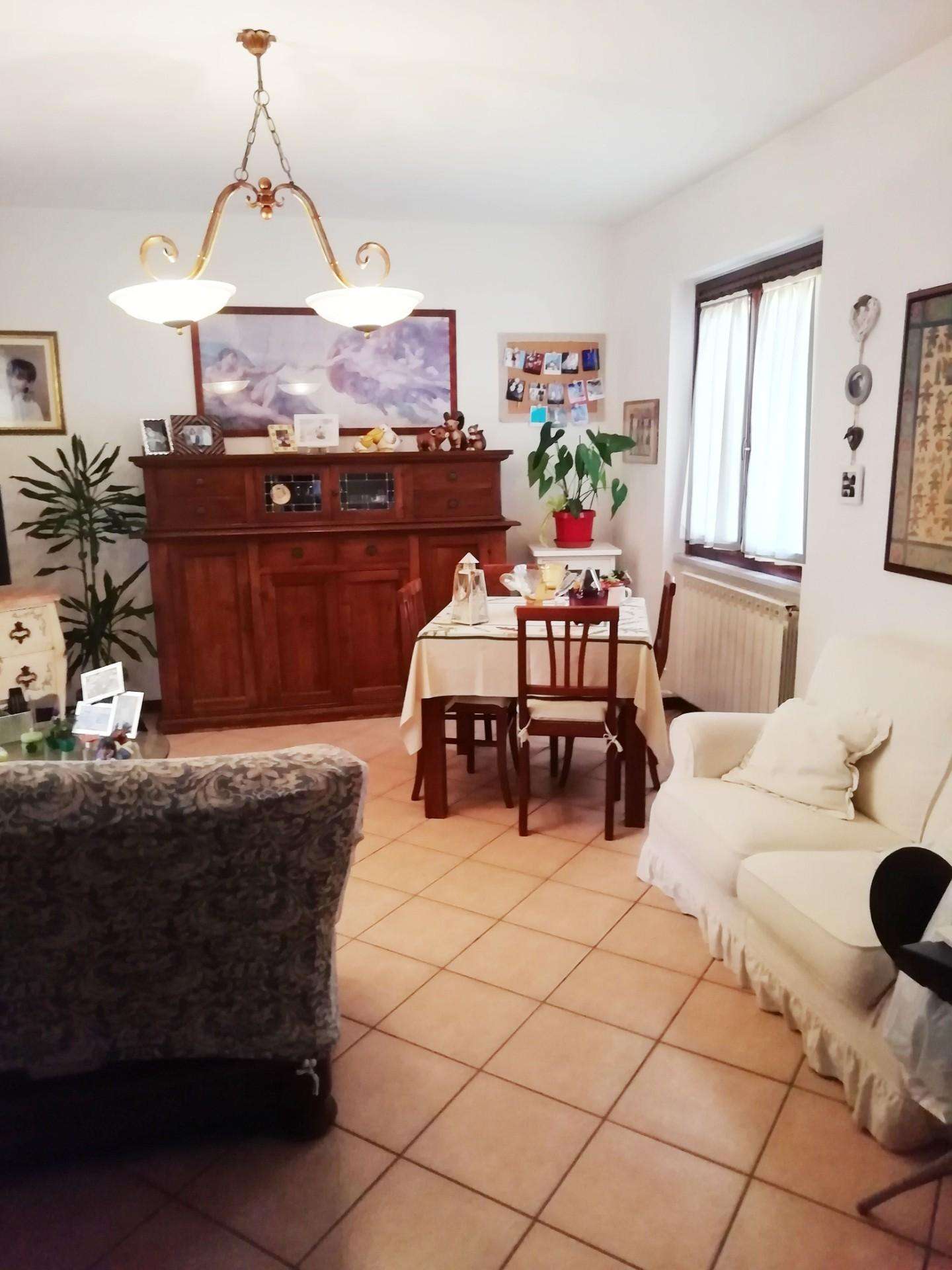 Casa Bi - Trifamiliare in Vendita a Carrara Via Spondarella,