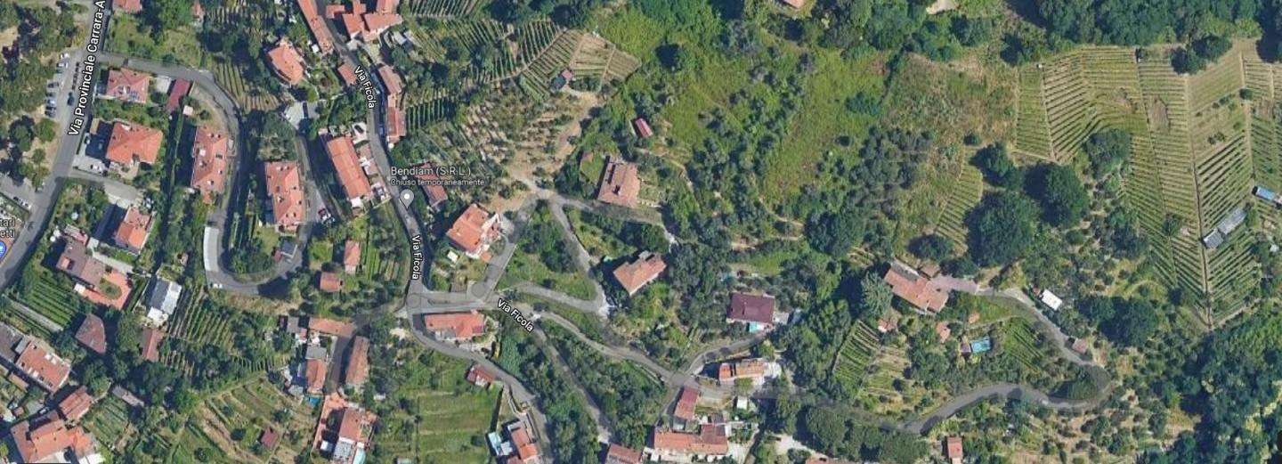 Terreno agricolo in Vendita a Carrara Via Ficola,