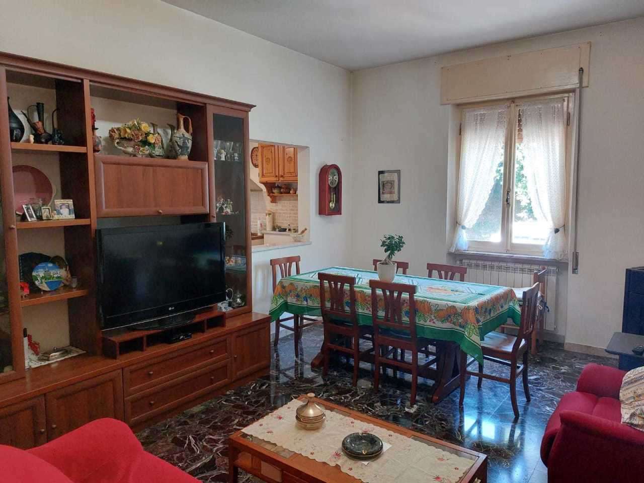 Casa Bi - Trifamiliare in Vendita a Ortonovo