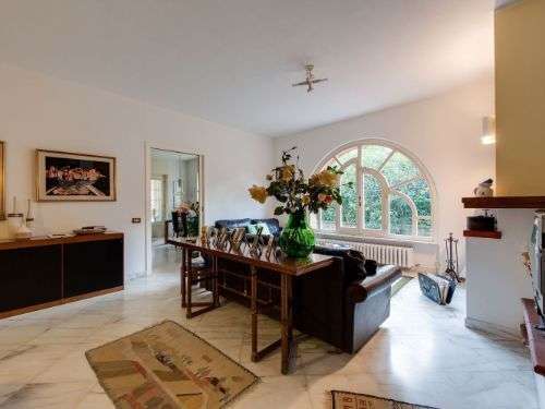 Villa, Carrara