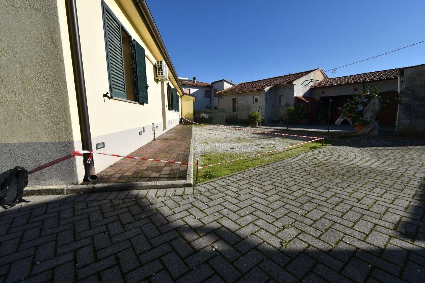 Casa Bi - Trifamiliare in Vendita a San Giuliano Terme Via Vecchializia, 29