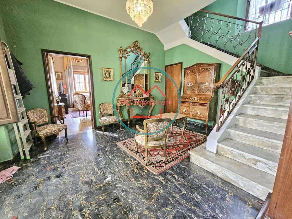 Villa in Vendita a Montecatini Terme Viale Mario Bustichini,