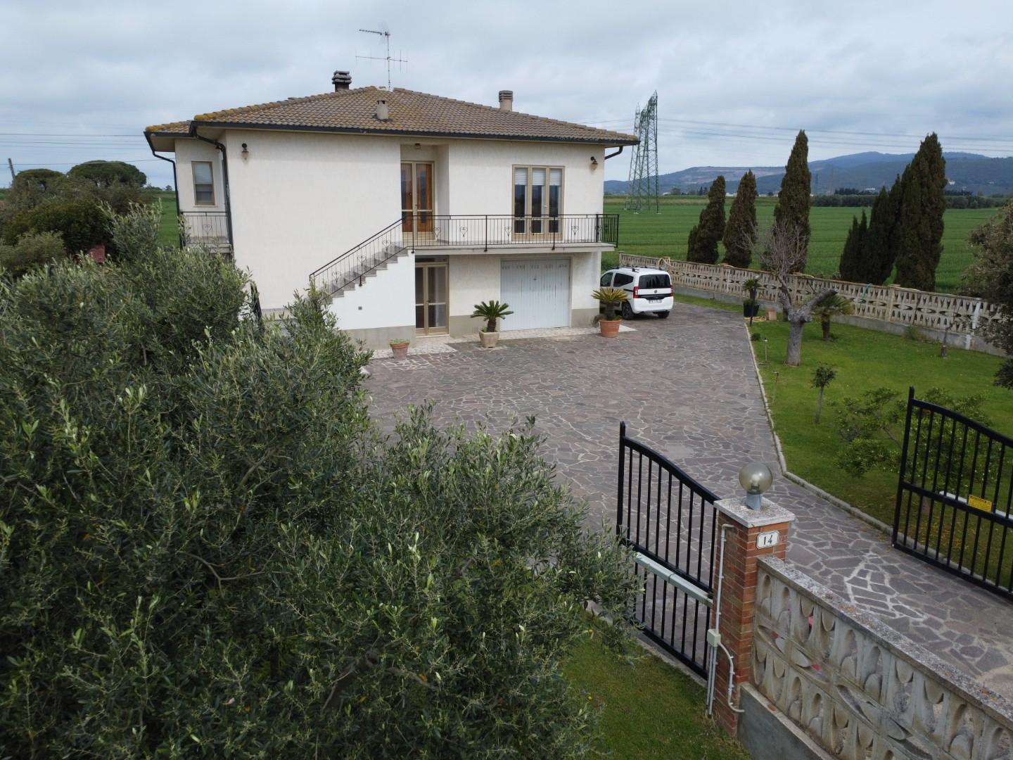 Palazzo - Stabile in Vendita a Campiglia Marittima Via dell 'Aeroporto,