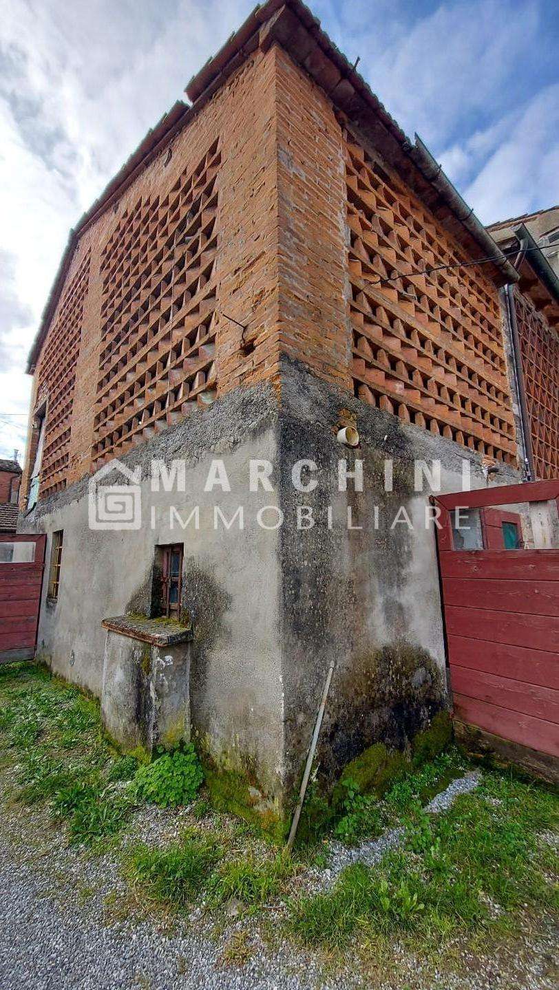 locale di sgombero in vendita a Lucca in zona zona San Marco