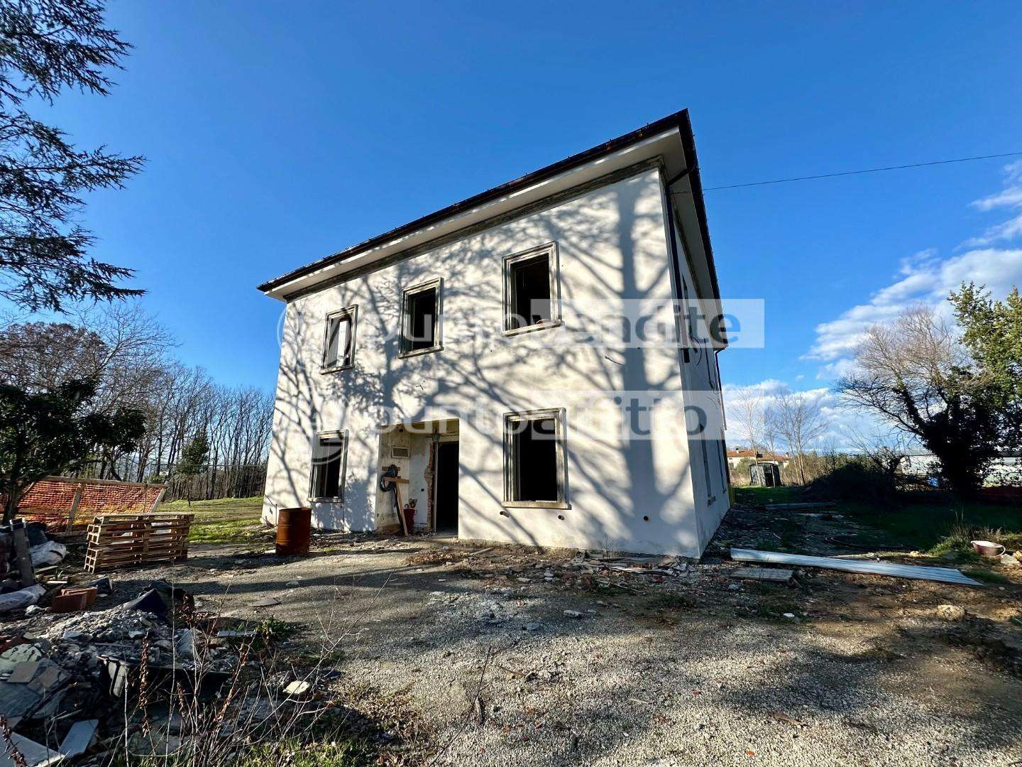 Villa in Vendita a Castelfranco di Sotto Via Morandi, 29