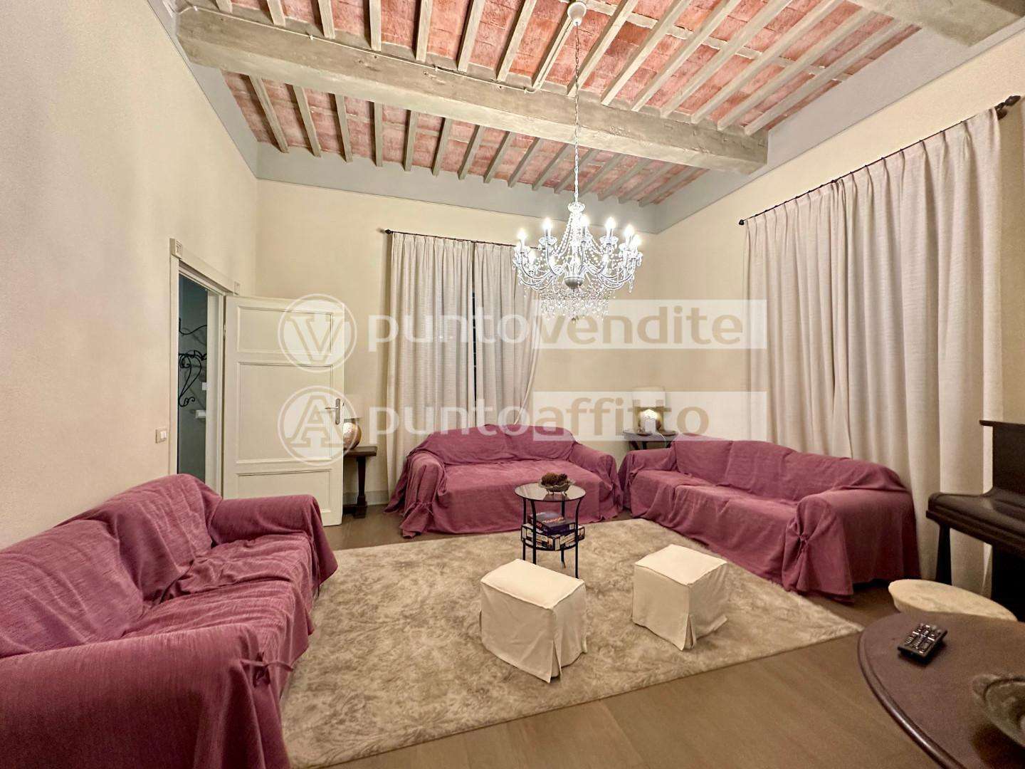 Villa in Vendita a Lucca Via del Cantone Prima, 65
