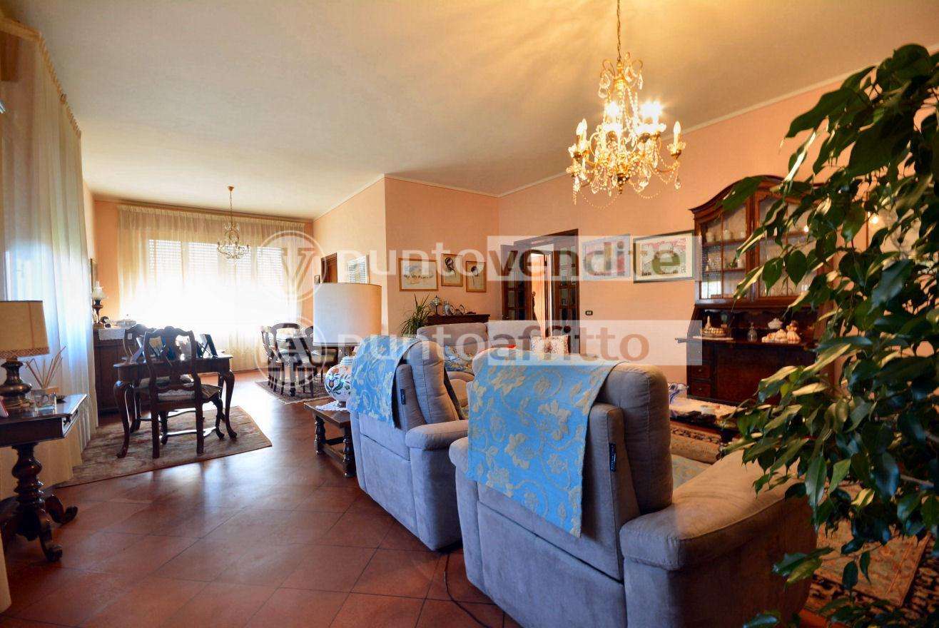 Villa in Vendita a Capannori Via di Sottopoggio, 55060