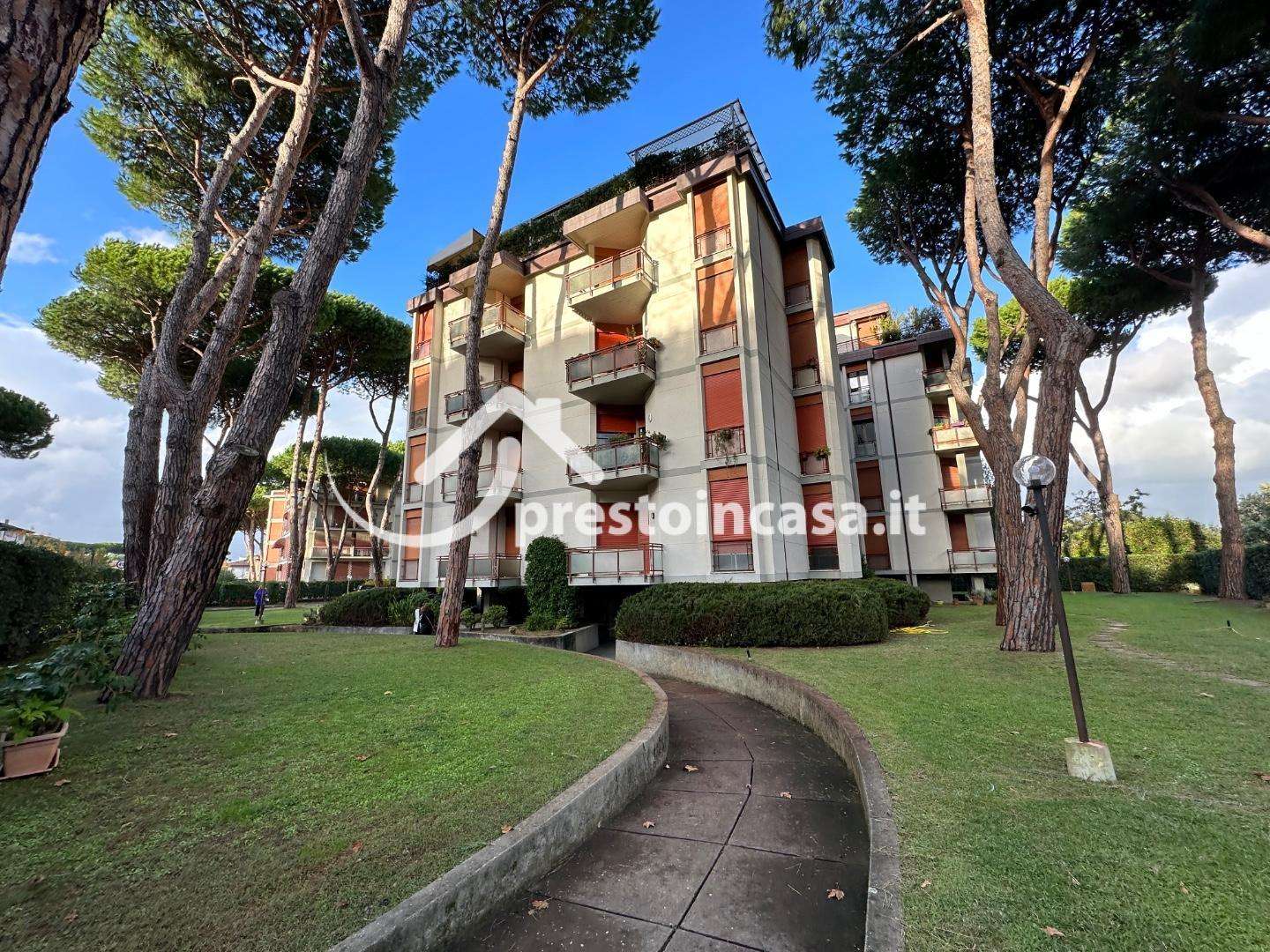 Appartamento in Vendita a Camaiore Via Trieste,