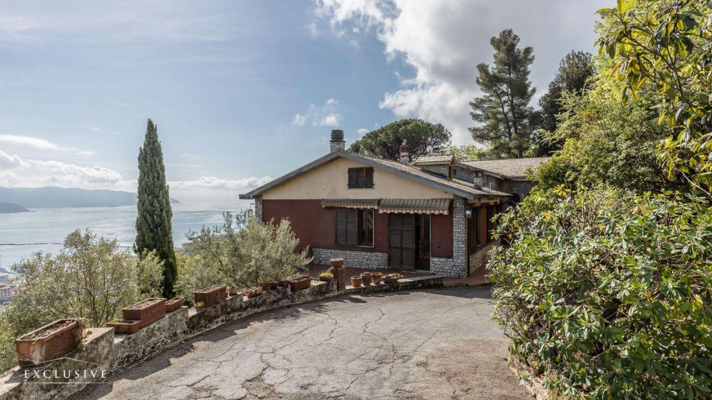 Villa Via Coregna,, La Spezia
