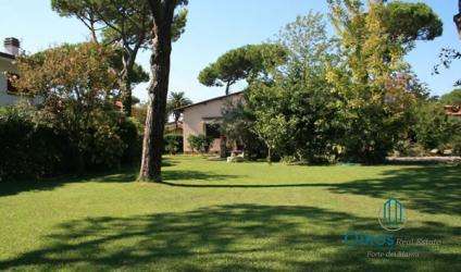 Villa in Affitto a Forte dei Marmi