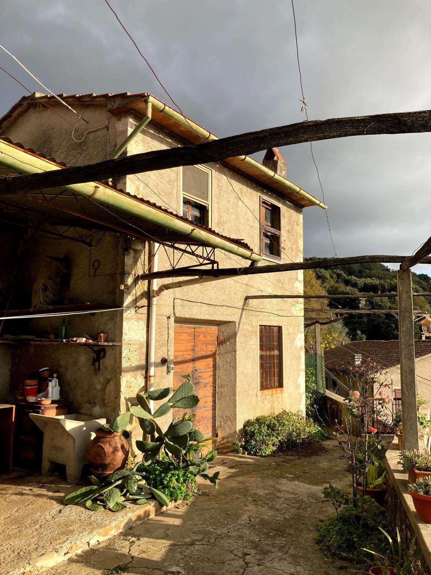 Porzione di casa Via Capezzano,, Pietrasanta