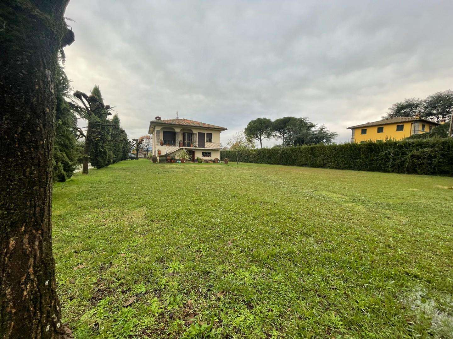 Porzione di casa in Vendita a Capannori Via Lombarda Lammari,