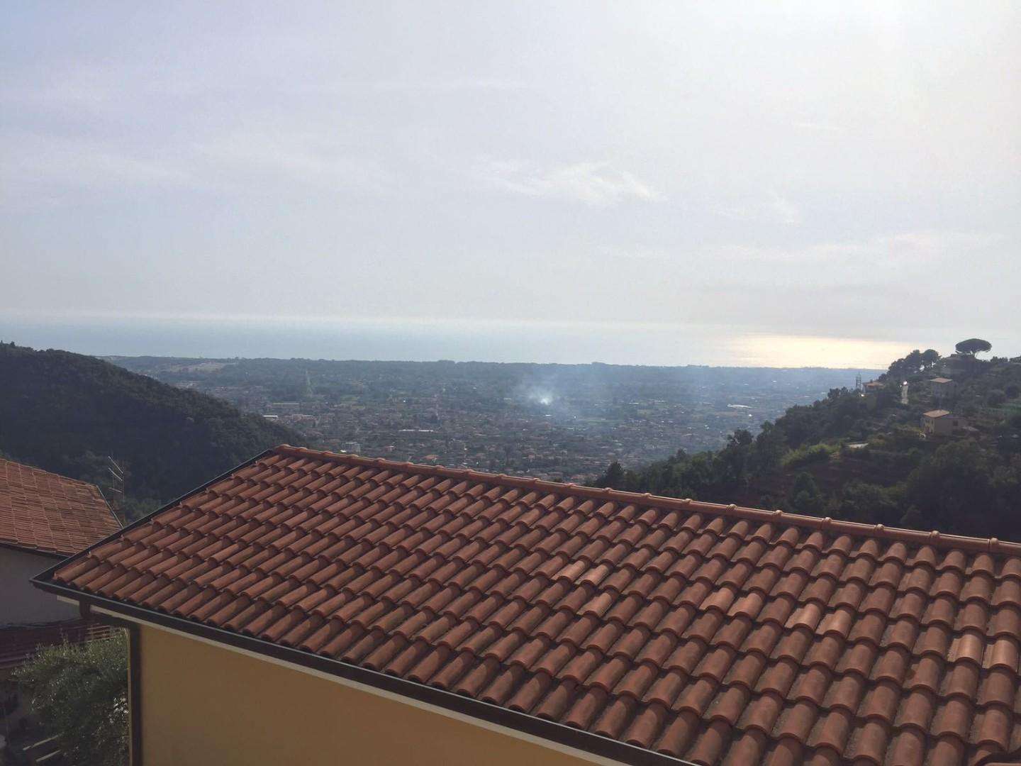 casa indipendente in vendita a Montignoso in zona Serra
