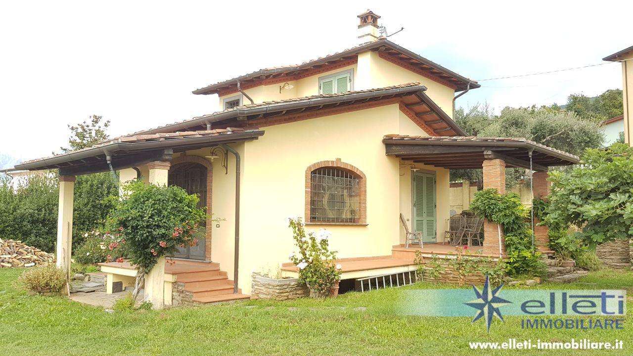 Villa Via dei Colli,, Massa