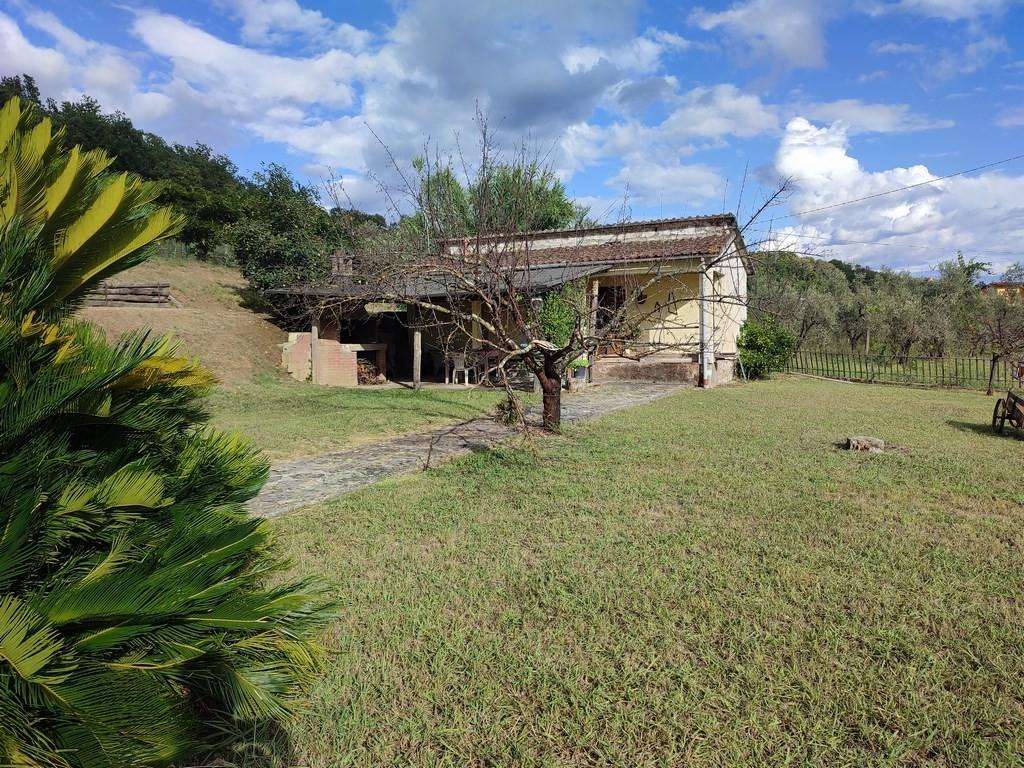 Casa Bi - Trifamiliare in Vendita a Castelnuovo Magra Palvotrisia