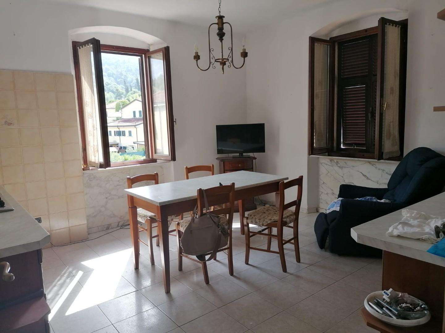 Casa Bi - Trifamiliare in Vendita a Carrara Via Bonascola,