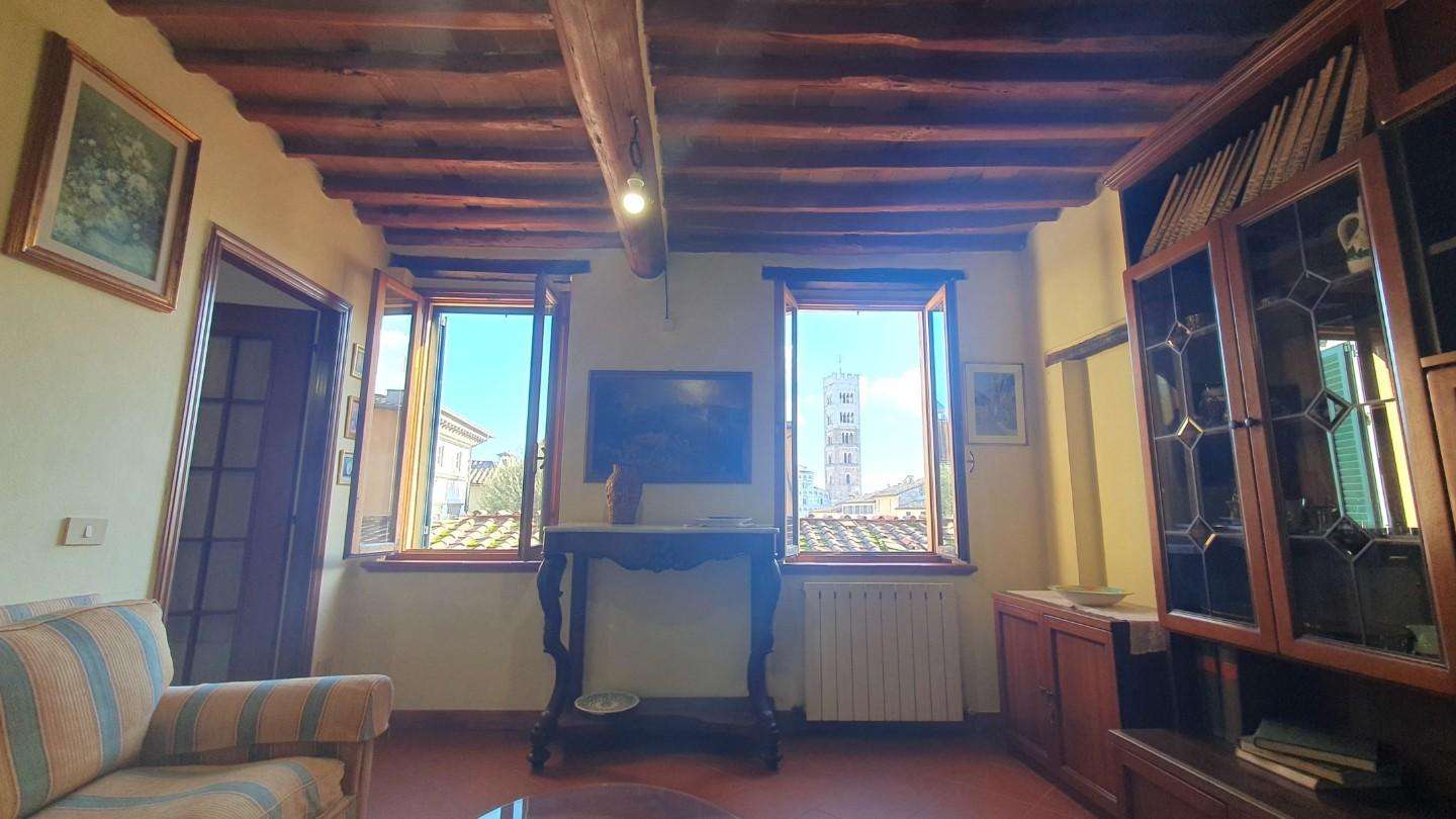 Appartamento in Vendita a Lucca Via del Gallo, 28
