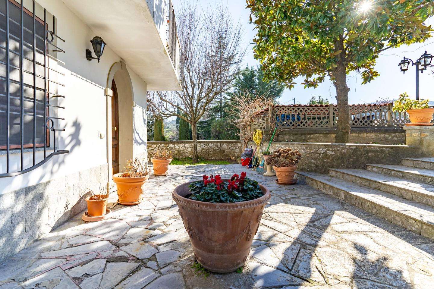 Villa in Vendita a Montaione Via Donizetti, 50050
