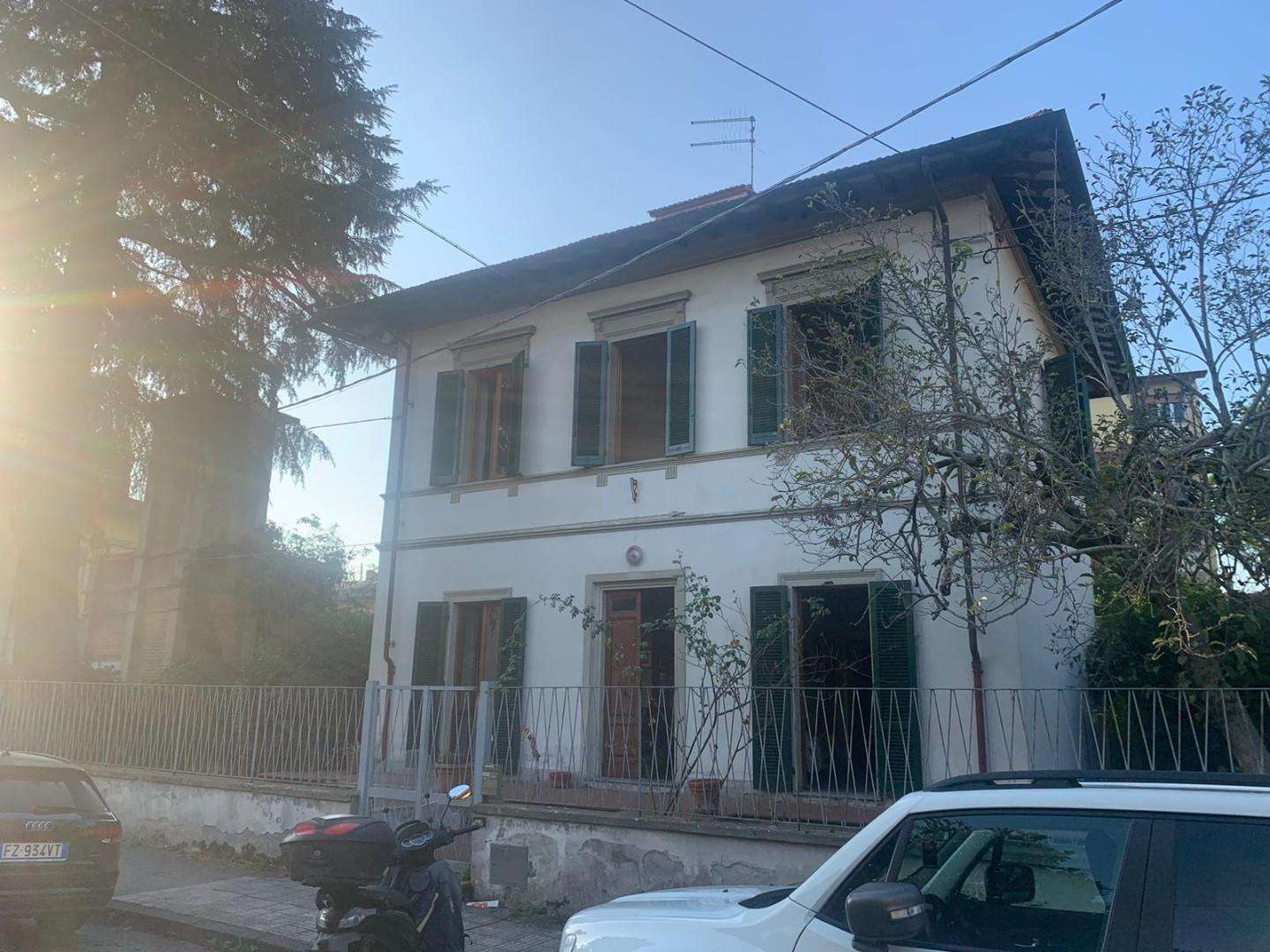 Villa in Vendita a Pisa Giovanni Pisano