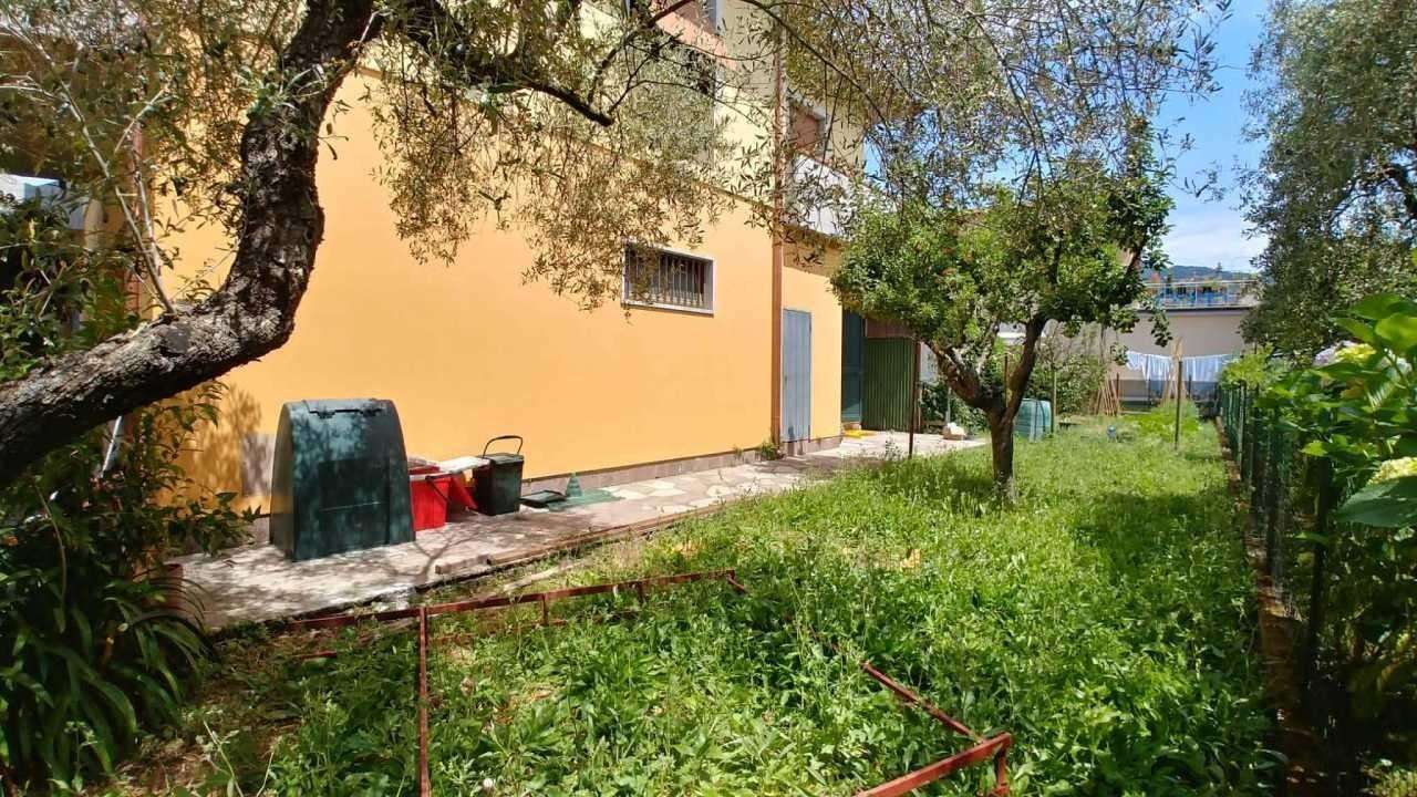 Casa Bi - Trifamiliare in Vendita a Castelnuovo Magra Molicciara