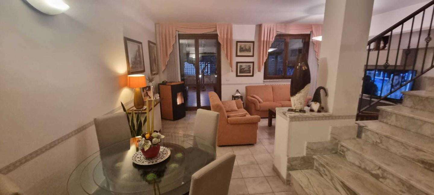 Villetta a schiera Via Casalina,  2, Carrara