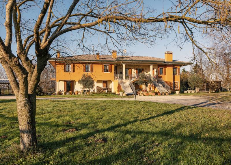 Villa in Vendita a Selvazzano Dentro Feriole