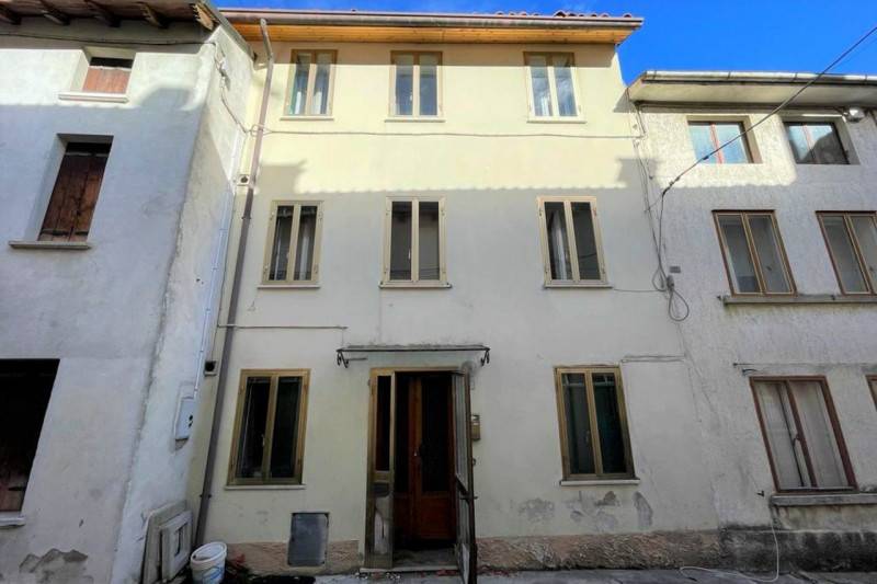 Casa Bi - Trifamiliare in Vendita a Velo d'Astico