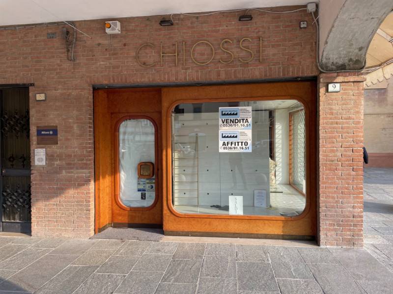 Negozio in Affitto a Sassuolo Sassuolo - Centro