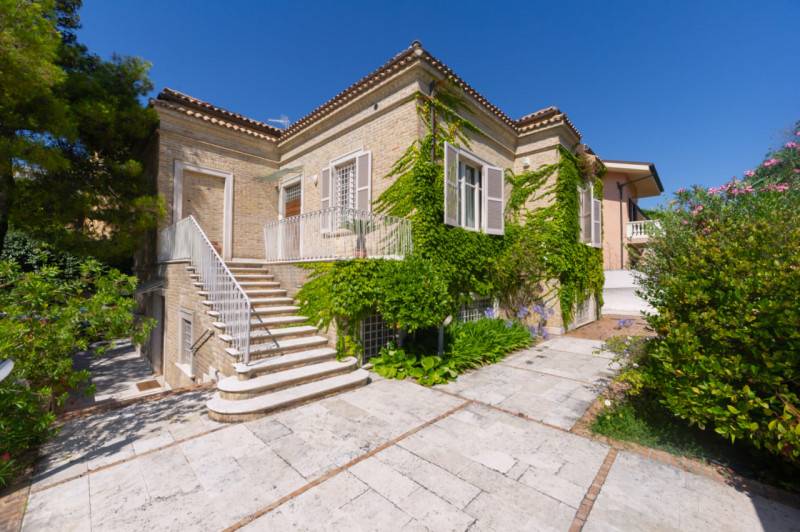 Villa in Vendita a Pescara Riviera