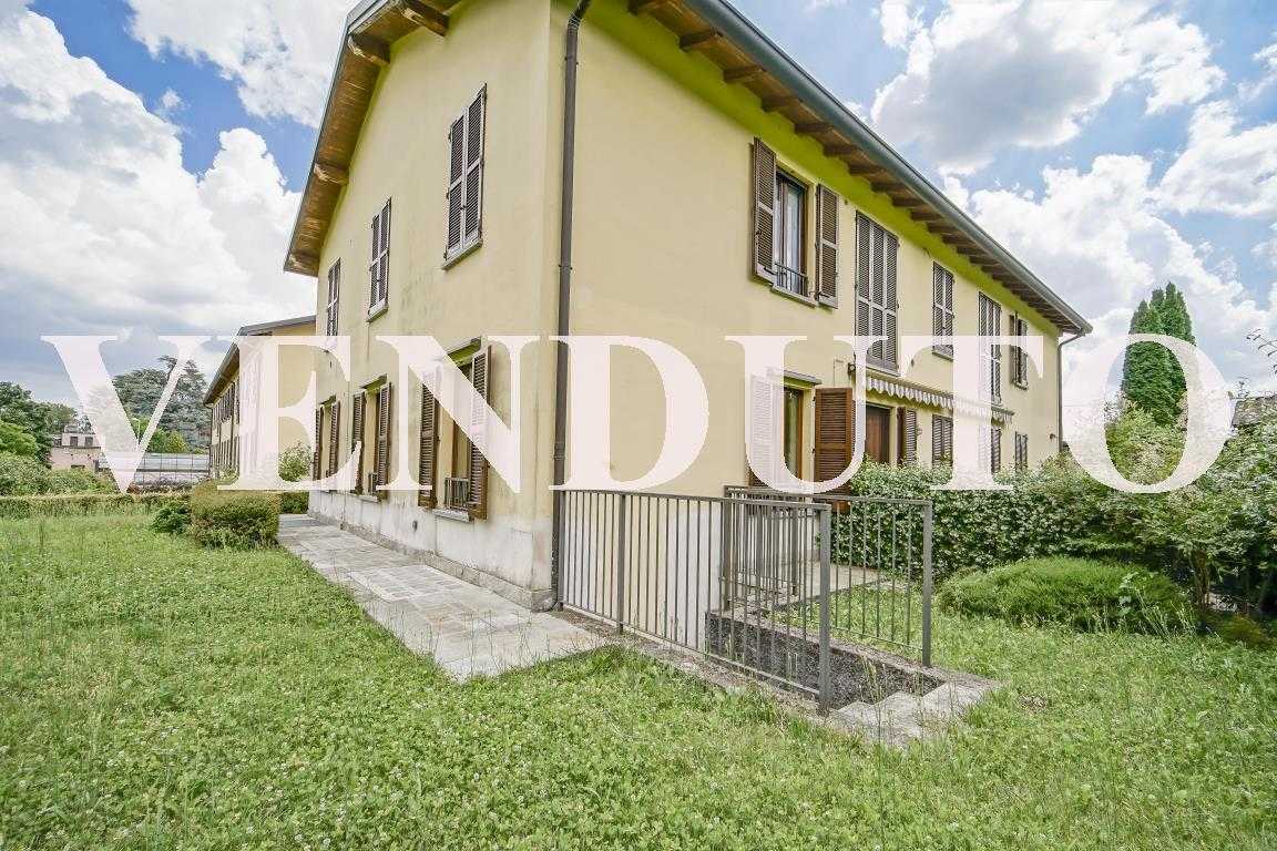 appartamento in vendita a Casatenovo