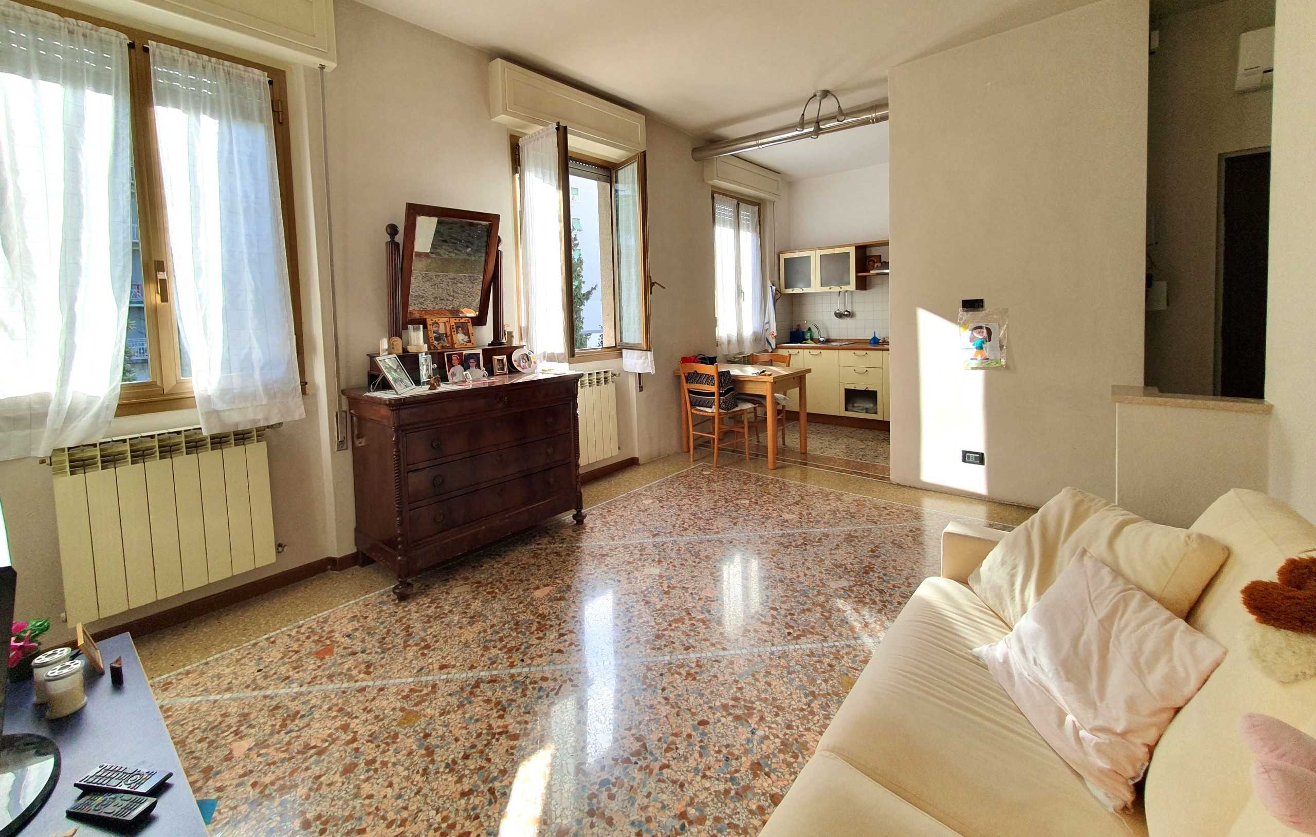 Appartamento in Vendita a Brescia Via Montello