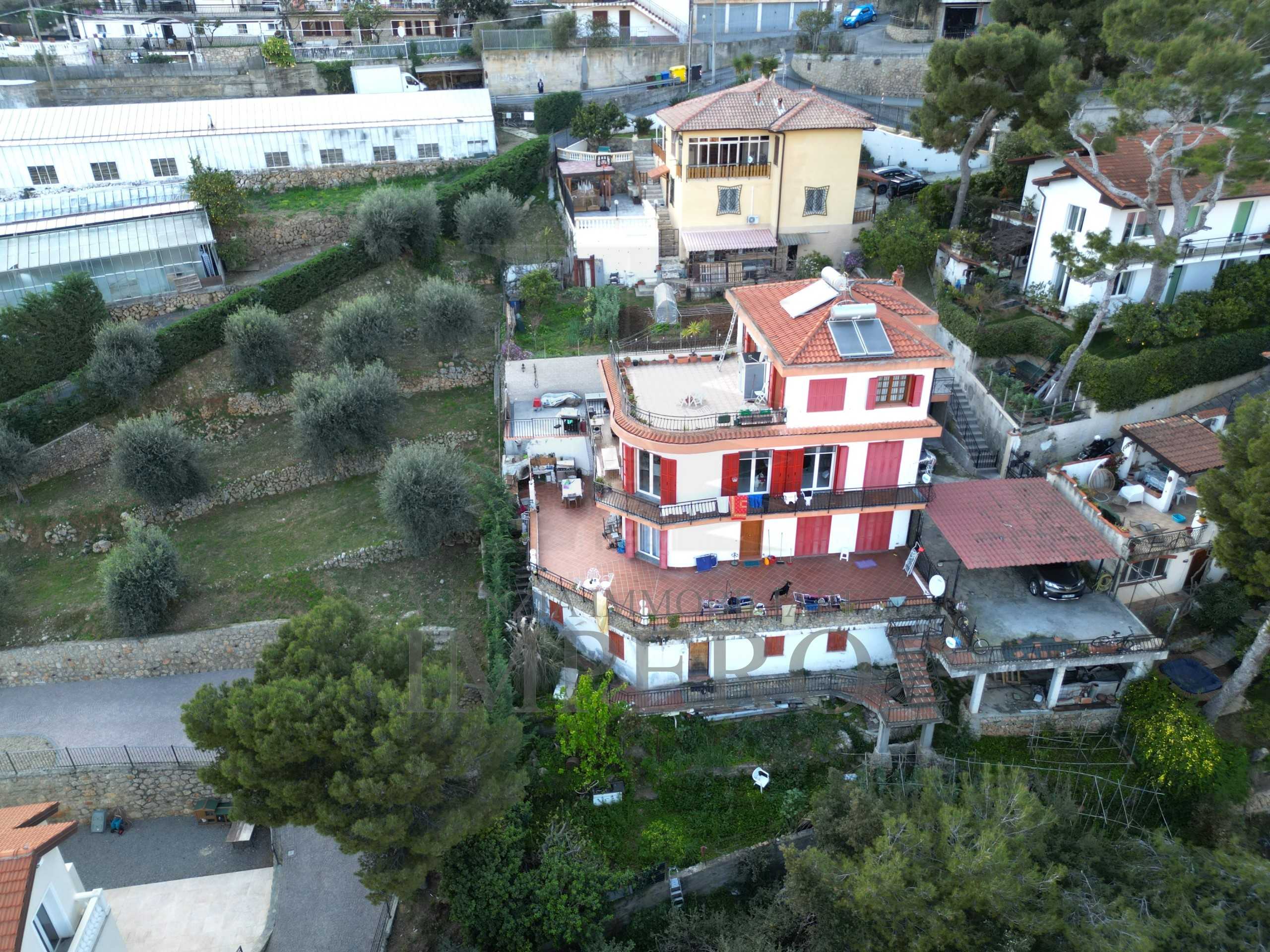 Porzione di casa in Vendita a Ventimiglia Via Garian