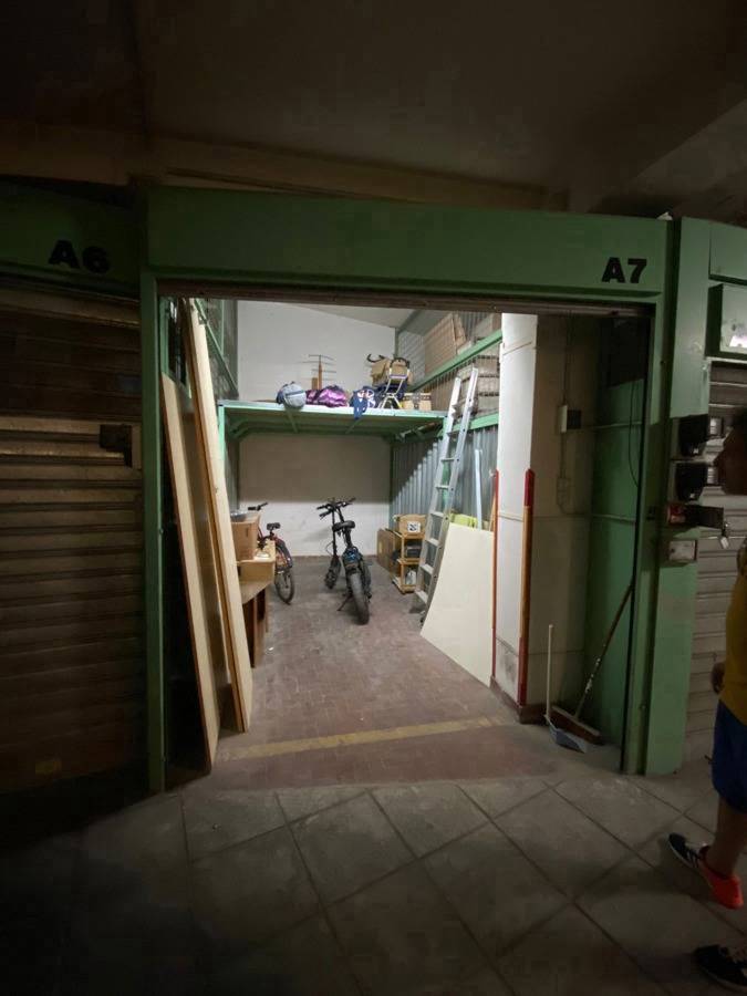 Box - Garage - Posto Auto in Vendita a Napoli