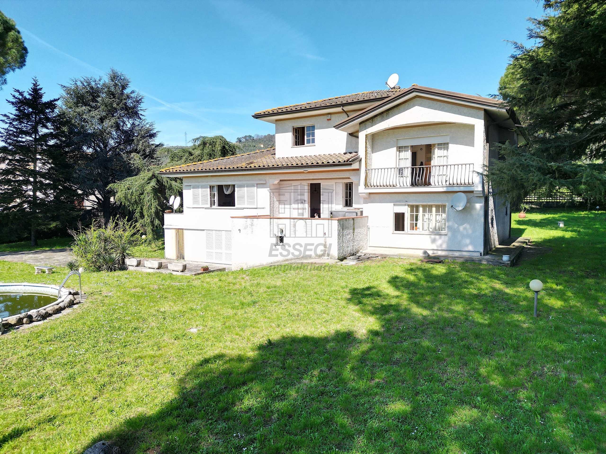 Casa indipendente in Vendita a Lucca Via di Balbano, Nozzano
