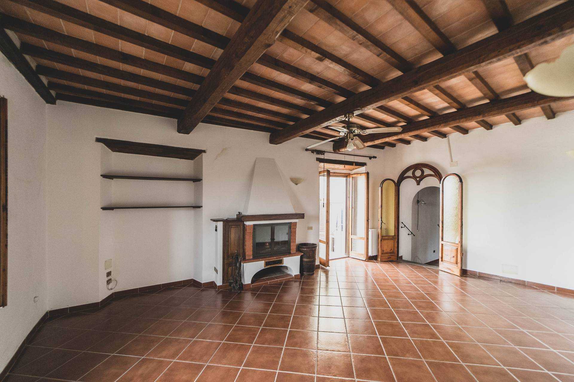 Appartamento in Vendita a Magliano in Toscana Via della Canonica