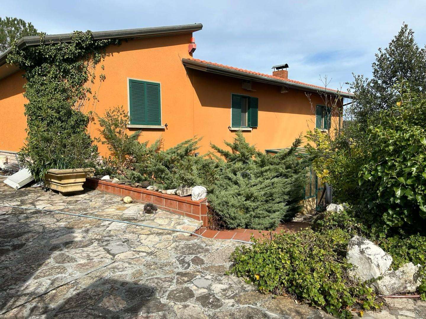 casa indipendente in vendita a Riparbella