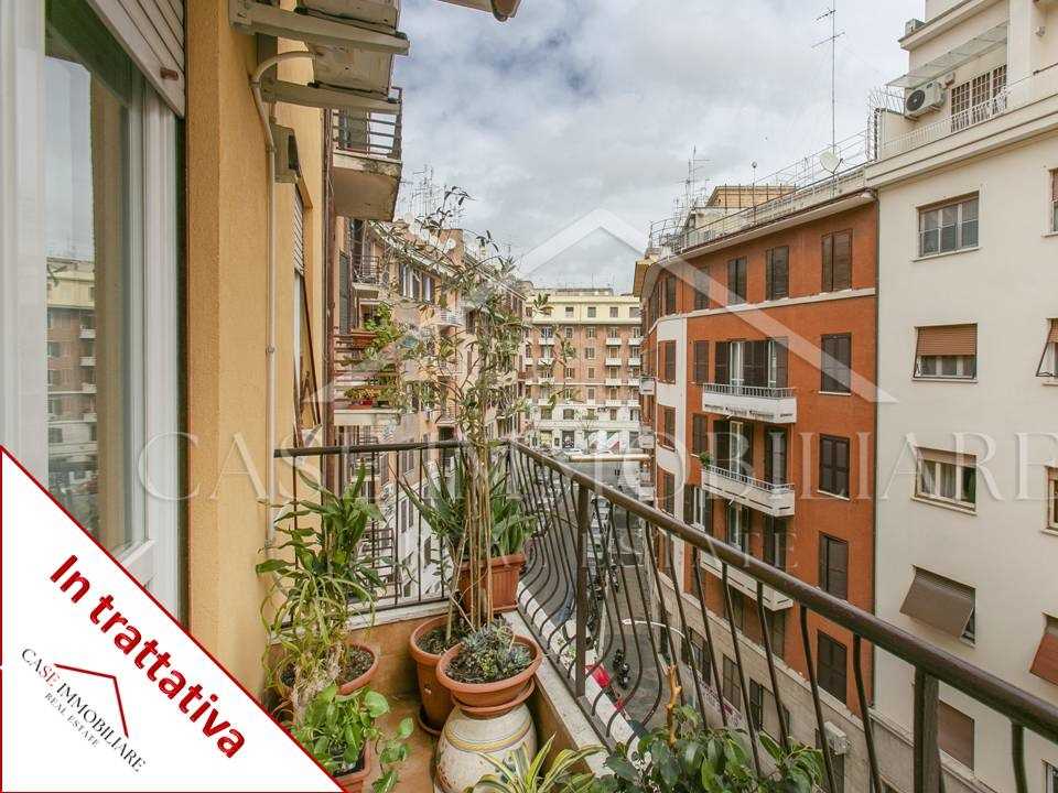 Appartamento in Vendita a Roma via Casoria
